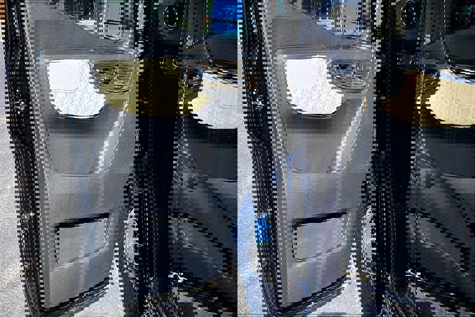 Used 2024 Mercedes-Benz Sprinter 3500 image 22