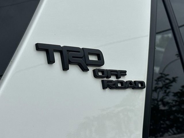 Used 2021 Toyota 4Runner TRD Off-Road Premium w/ Moonroof Package AWD/4WD image 9