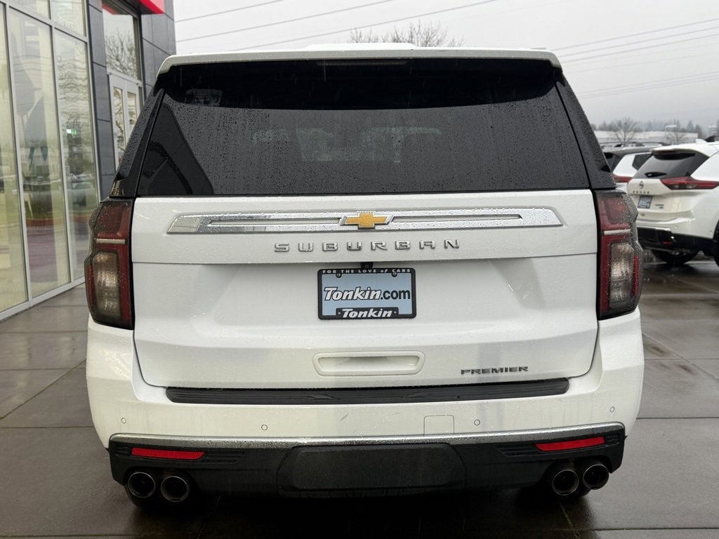 Used 2023 Chevrolet Suburban Premier image 6