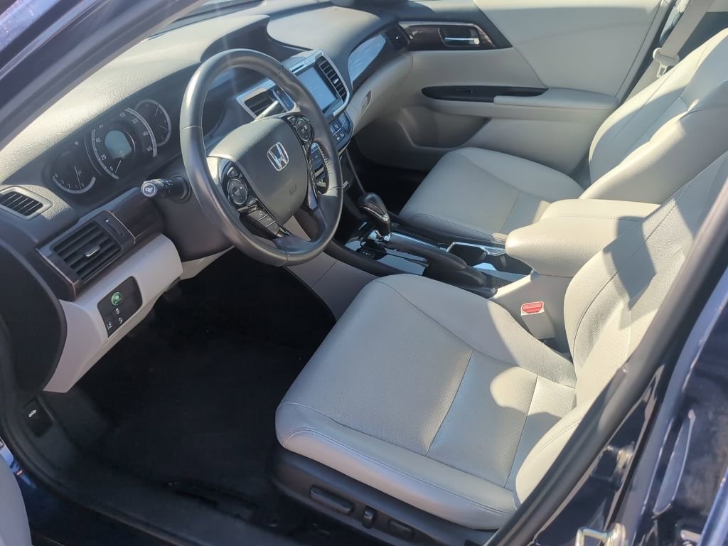 Used 2017 Honda Accord EX-L image 12