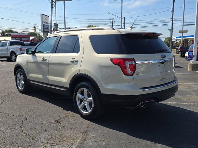 Used 2018 Ford Explorer XLT w/ Equipment Group 202A FWD image 6