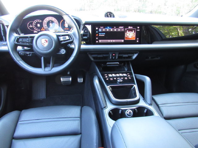 Certified 2025 Porsche Cayenne S AWD/4WD image 16