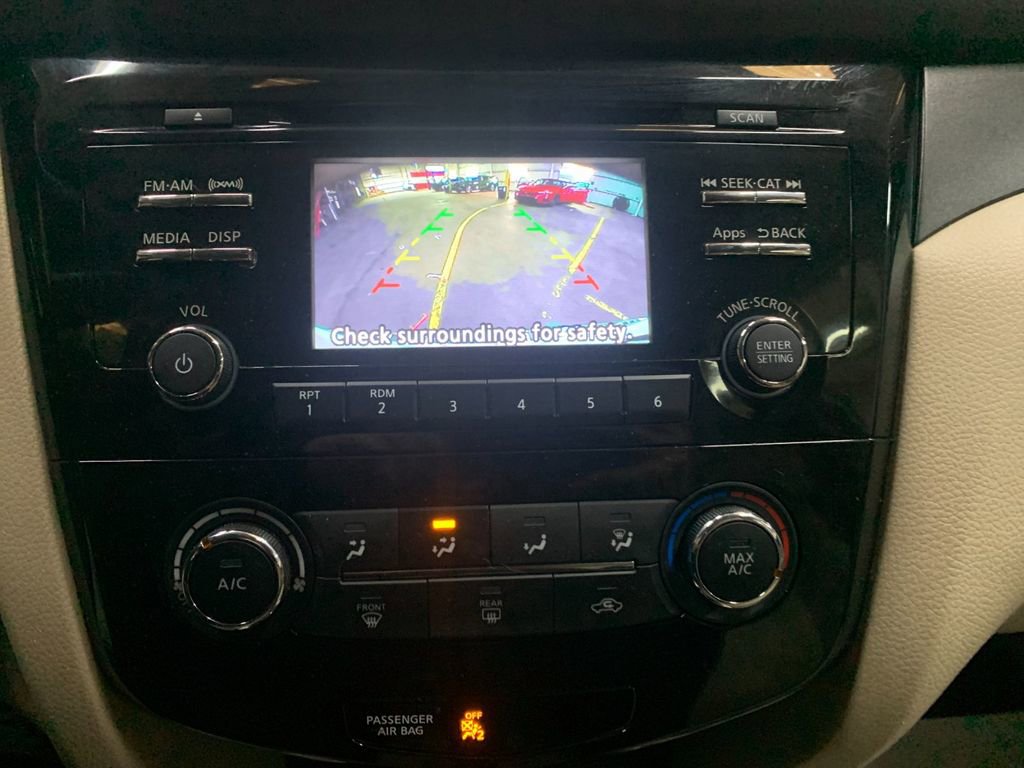 Used 2016 Nissan Rogue S w/ Appearance Package image 23