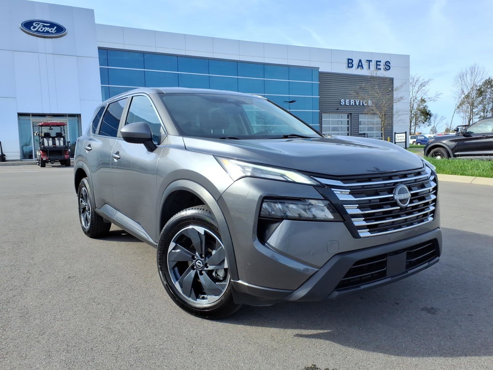 Used 2024 Nissan Rogue SV image 1
