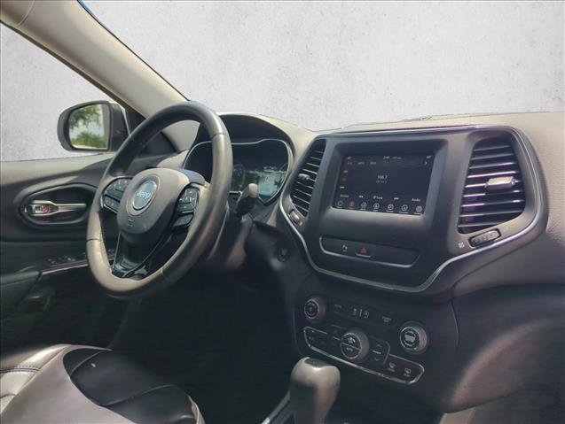 Used 2020 Jeep Cherokee Latitude Plus FWD image 28