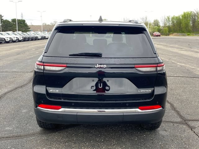Used 2023 Jeep Grand Cherokee Limited AWD/4WD image 4