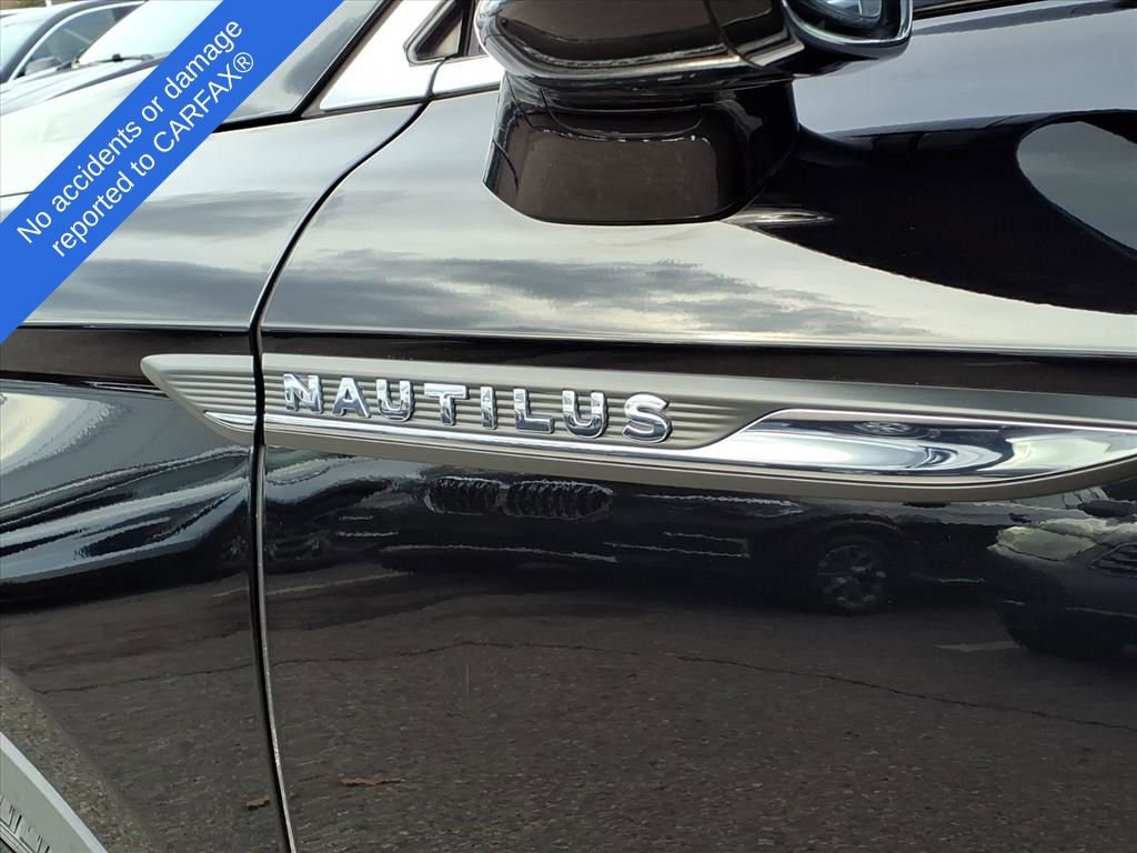 Used 2023 Lincoln Nautilus Reserve image 11