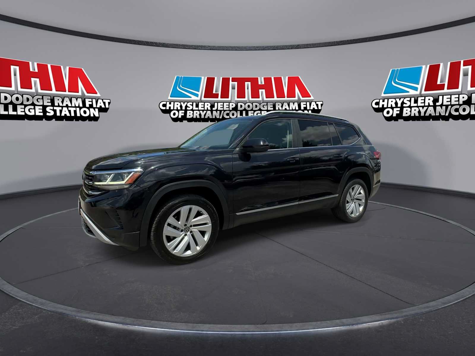 Used 2021 Volkswagen Atlas SEL AWD/4WD image 4