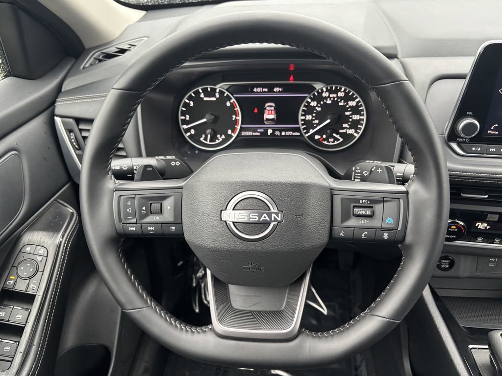 Used 2025 Nissan Rogue SV image 13