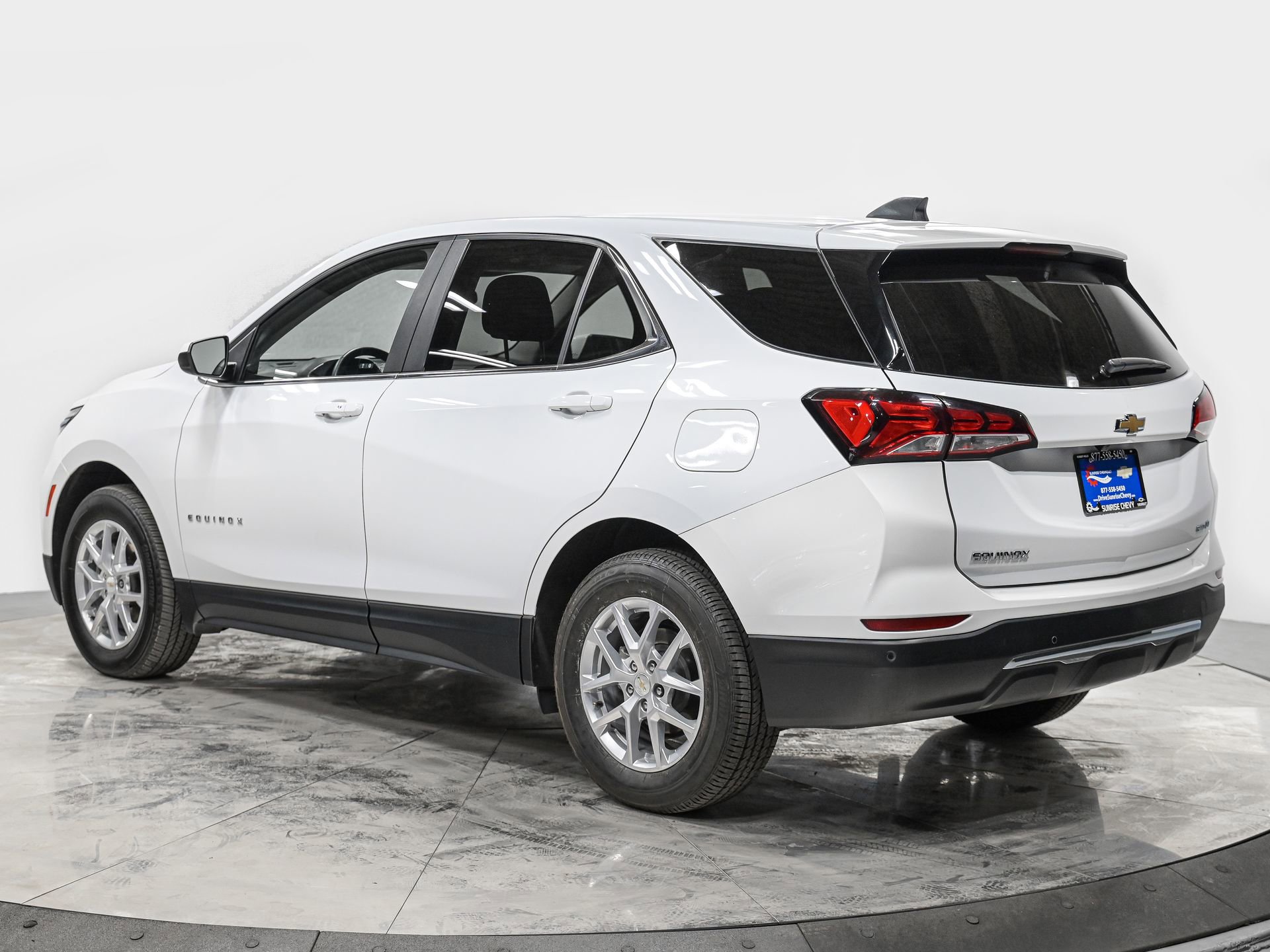 Used 2024 Chevrolet Equinox LT w/ LPO, Floor Liner Package AWD/4WD image 4