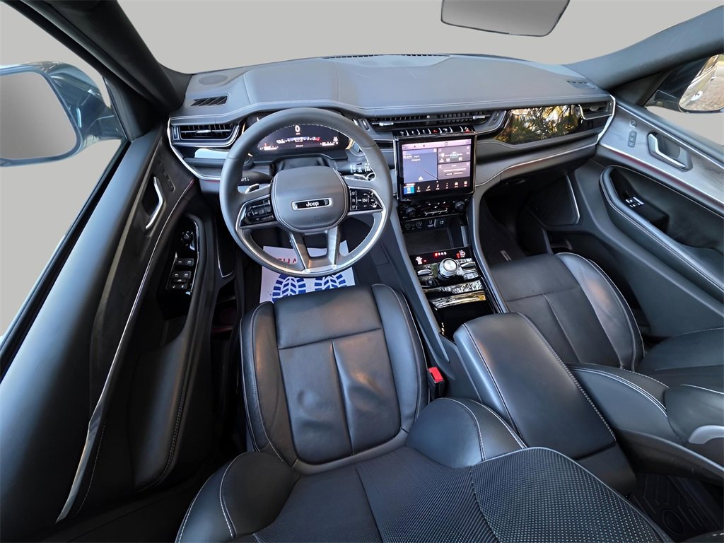 Used 2024 Jeep Grand Cherokee Overland w/ Luxury Tech Group IV image 19