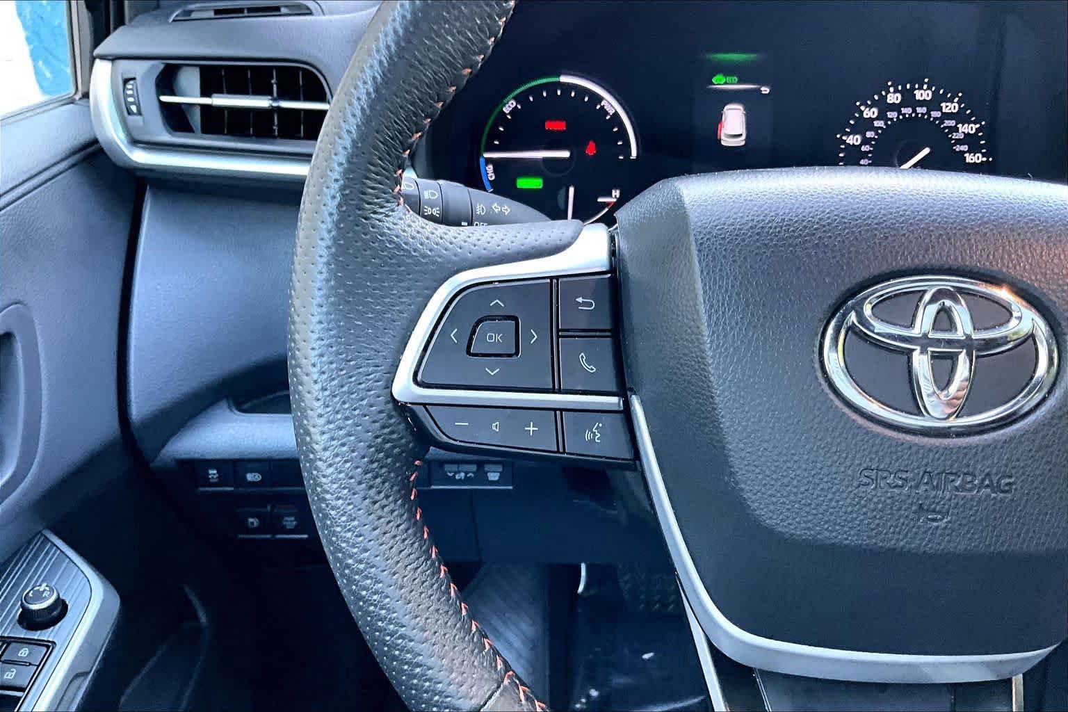 Certified 2024 Toyota Sienna XSE FWD image 24