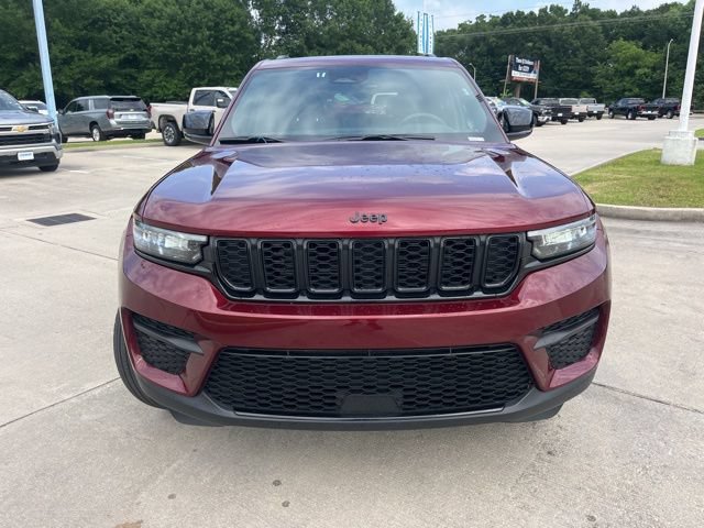 Used 2025 Jeep Grand Cherokee Altitude AWD/4WD image 10