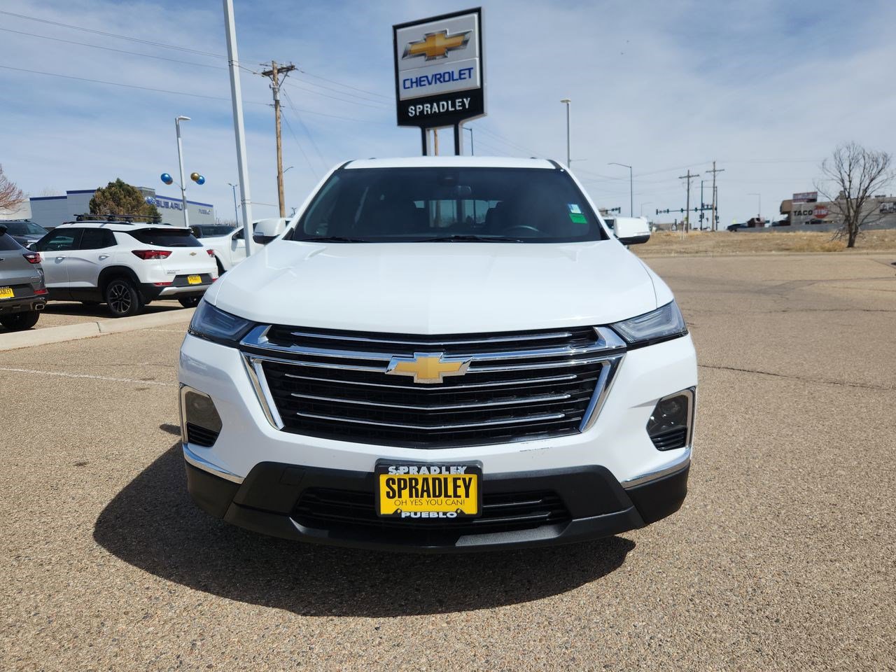 Used 2023 Chevrolet Traverse LT image 3