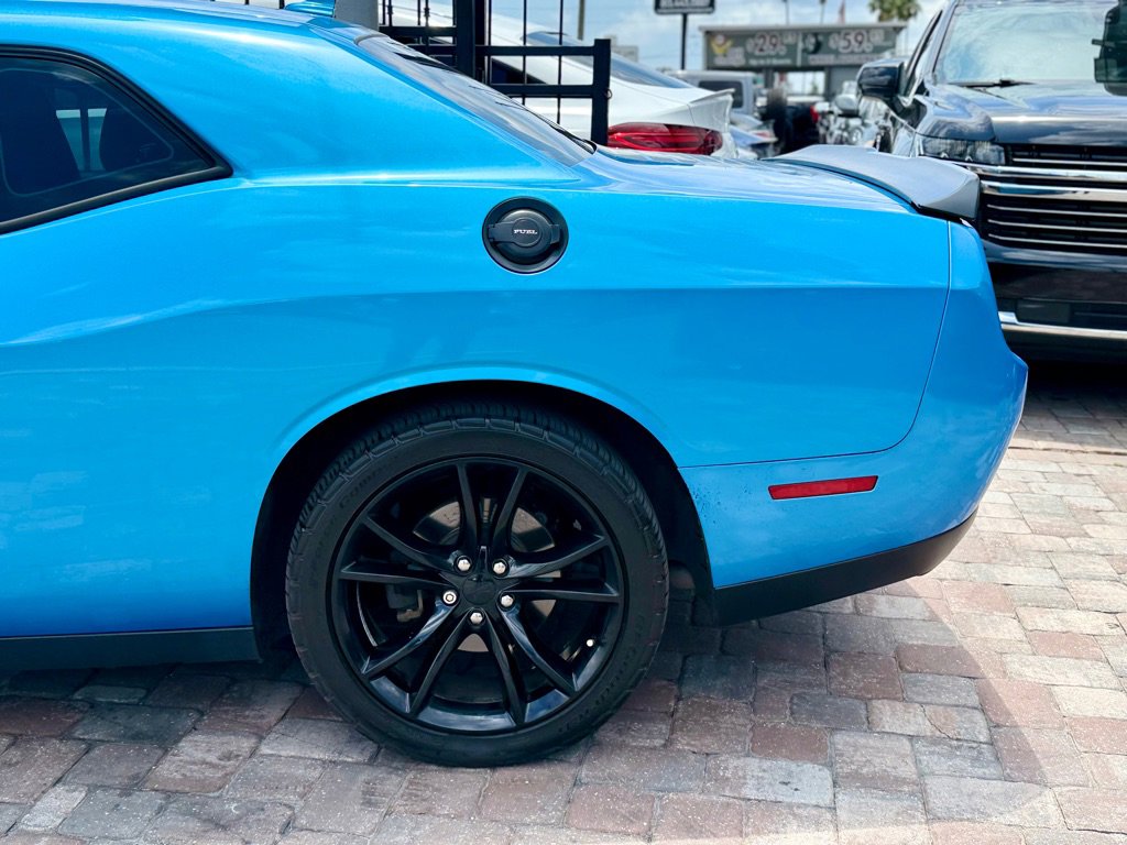 Used 2016 Dodge Challenger R/T Plus RWD image 10
