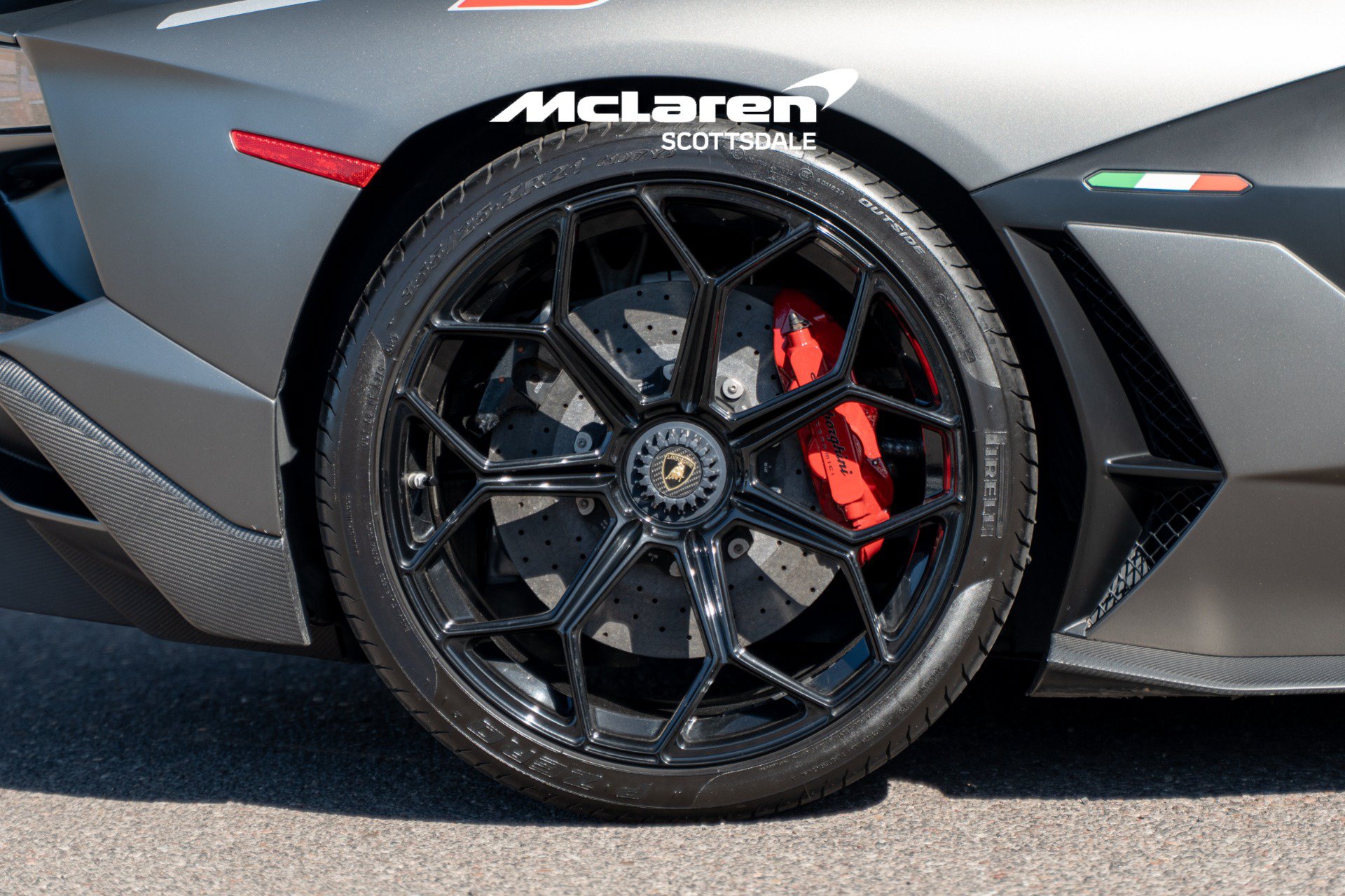 Used 2020 Lamborghini Aventador SVJ AWD/4WD image 44