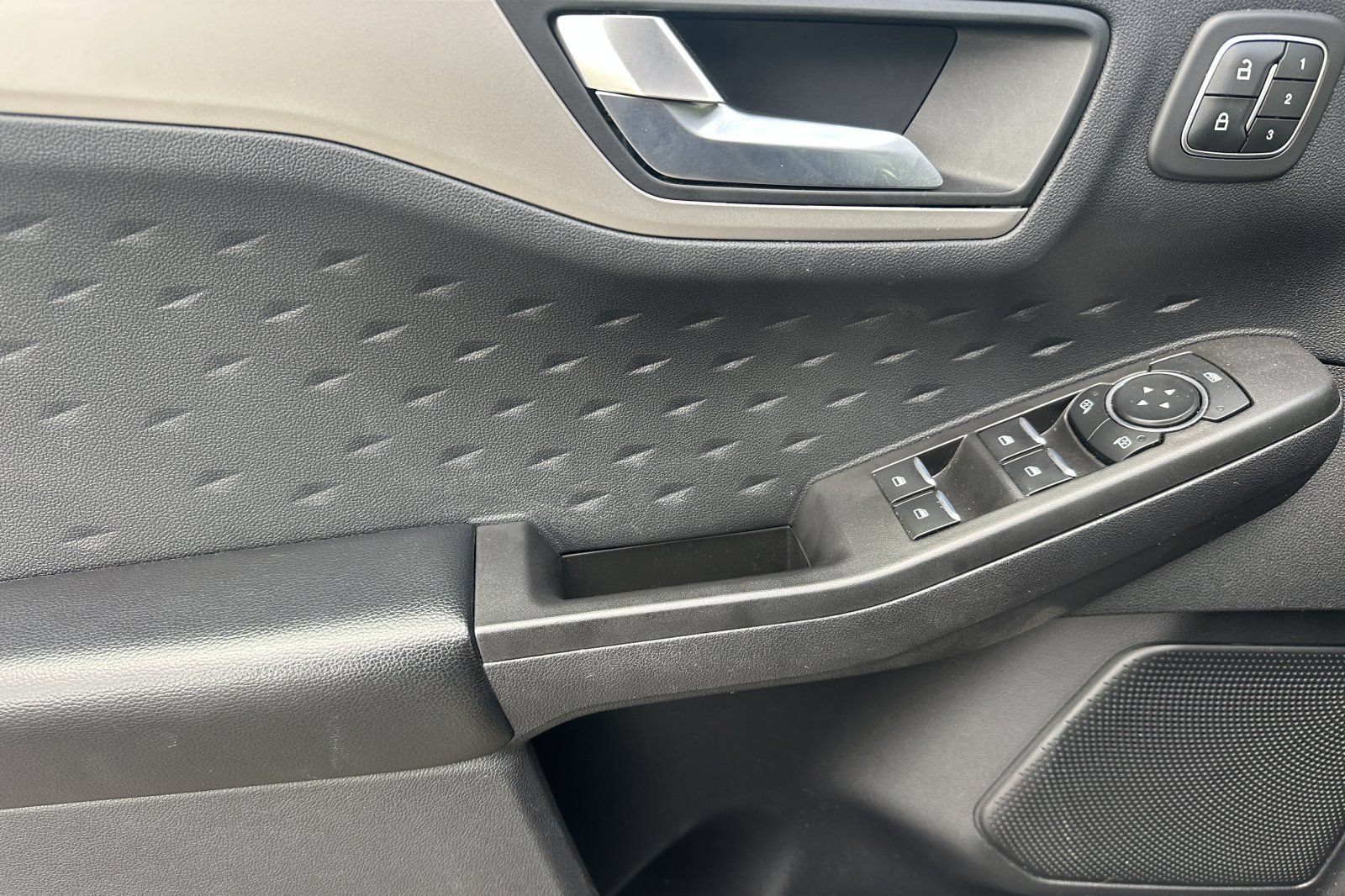 Used 2020 Ford Escape SEL AWD/4WD image 10