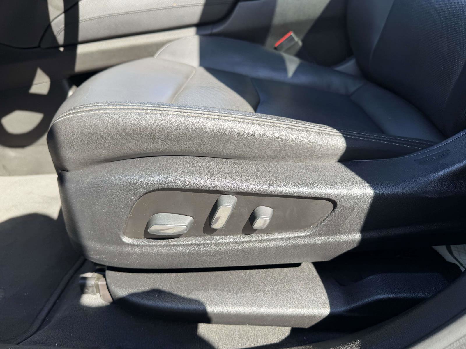 Used 2020 Cadillac XT6 Premium Luxury FWD image 18