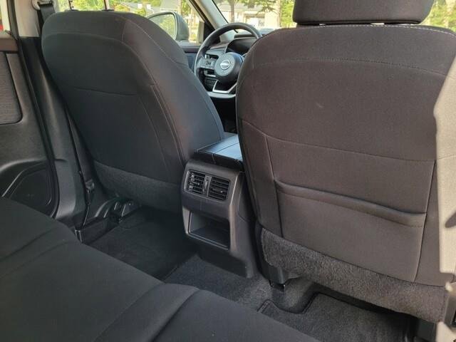 Used 2023 Nissan Rogue S image 35