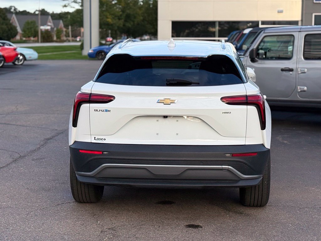 Used 2024 Chevrolet Blazer EV LT AWD/4WD image 36