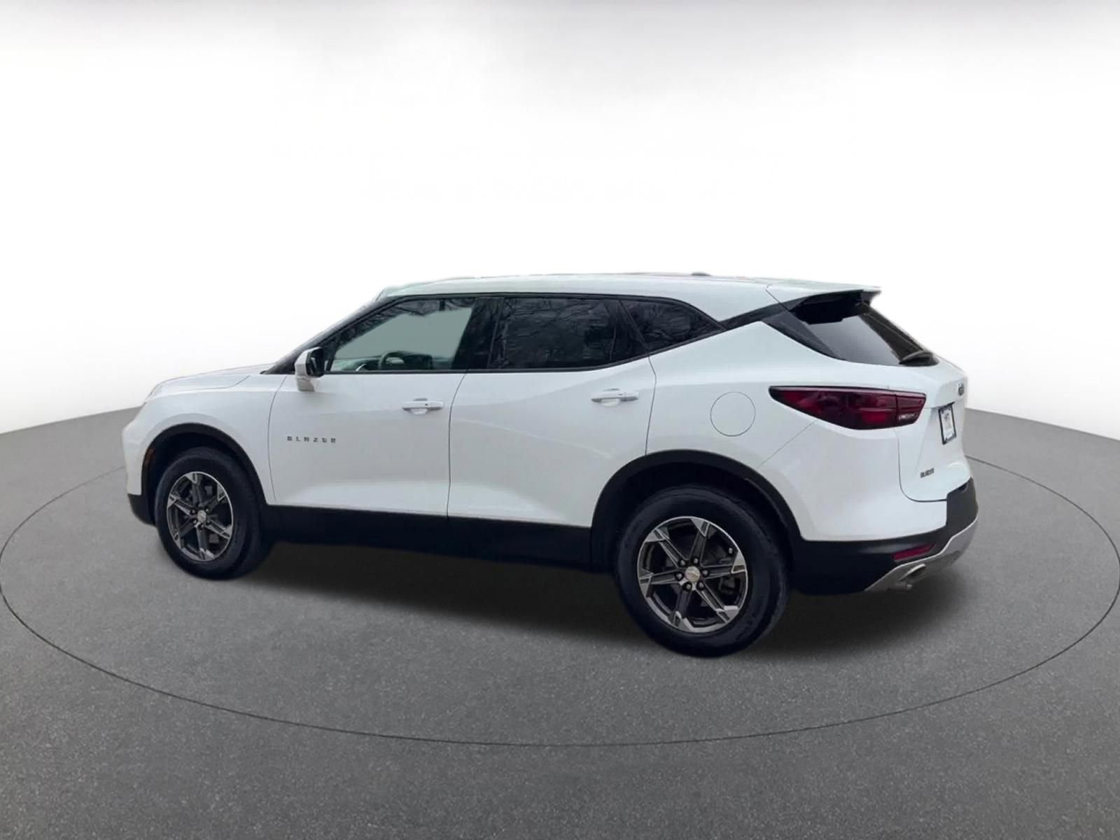 Used 2025 Chevrolet Blazer LT FWD image 10