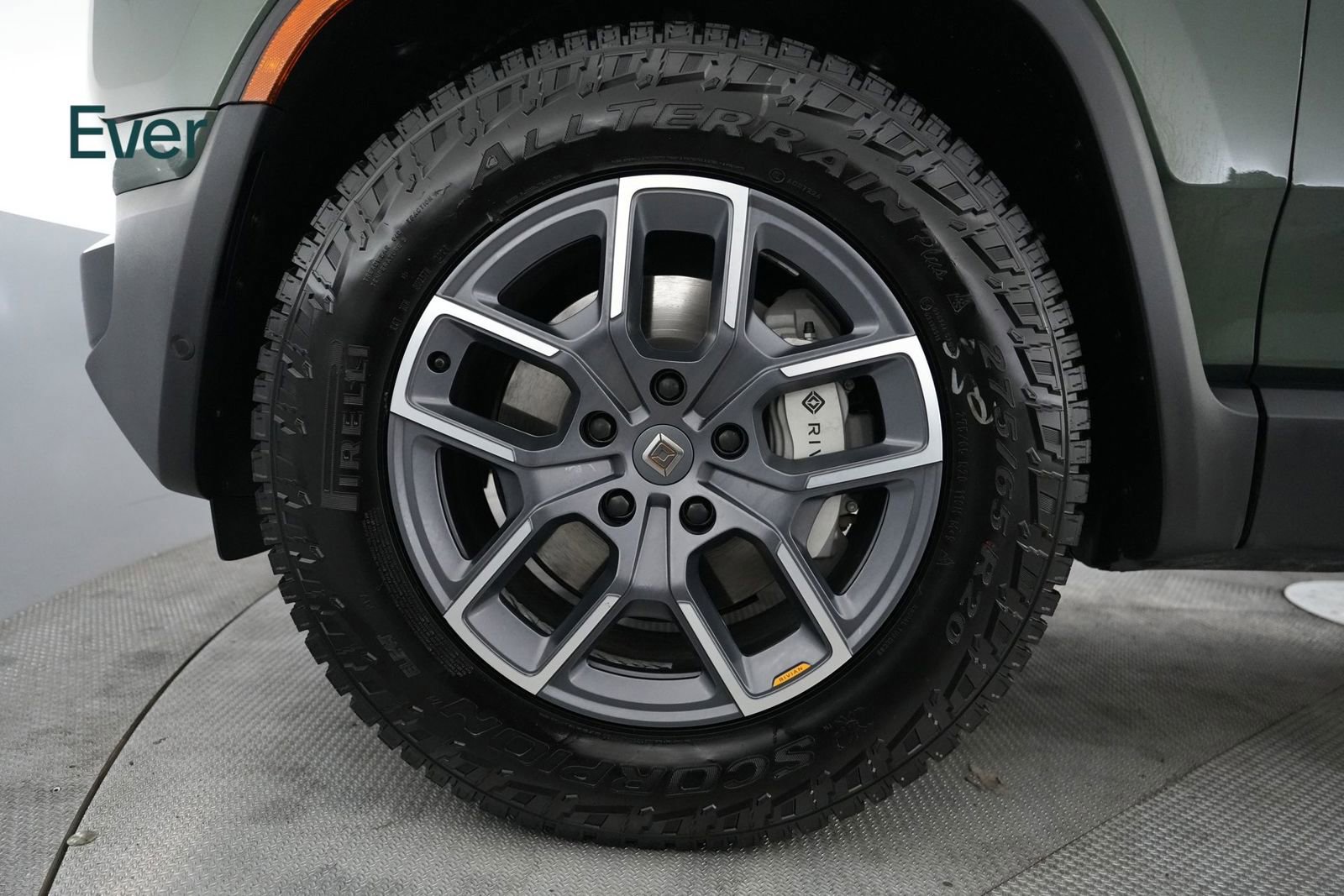 Used 2025 Rivian R1S Adventure image 19