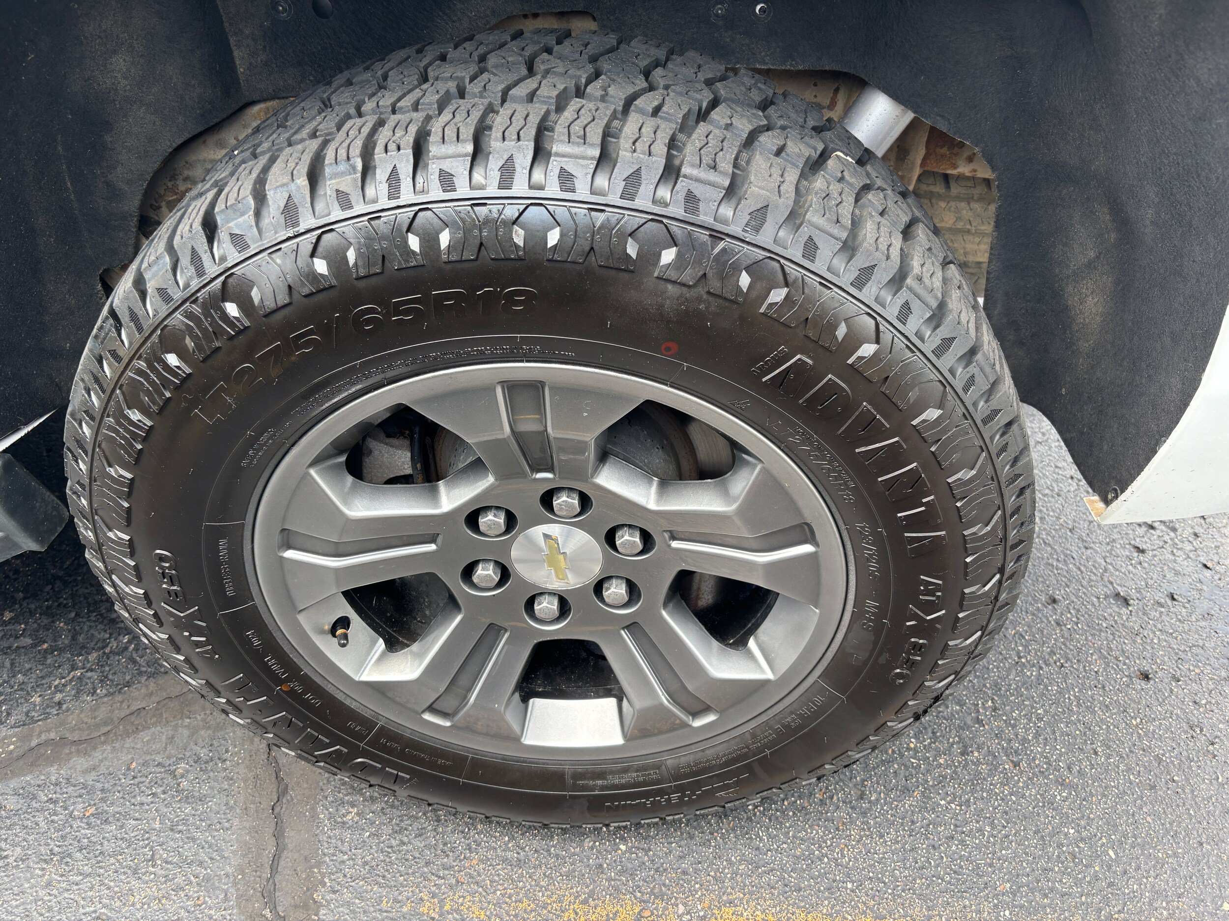 Used 2018 Chevrolet Tahoe LS w/ Skid Plate Package AWD/4WD image 15