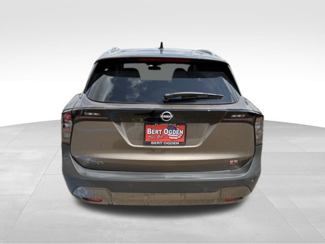 New 2026 Nissan Kicks SR w/ SR Premium Package FWD image 6
