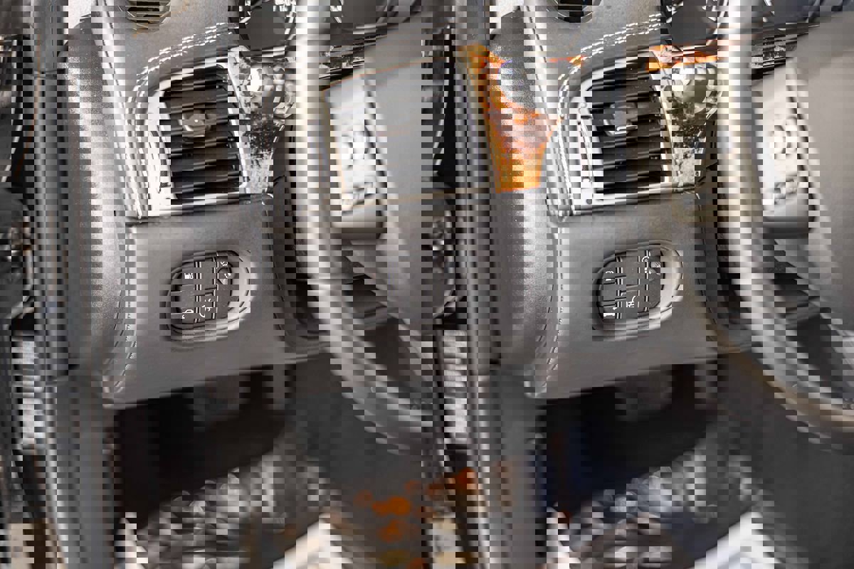 Used 2011 Jaguar XK Convertible image 21