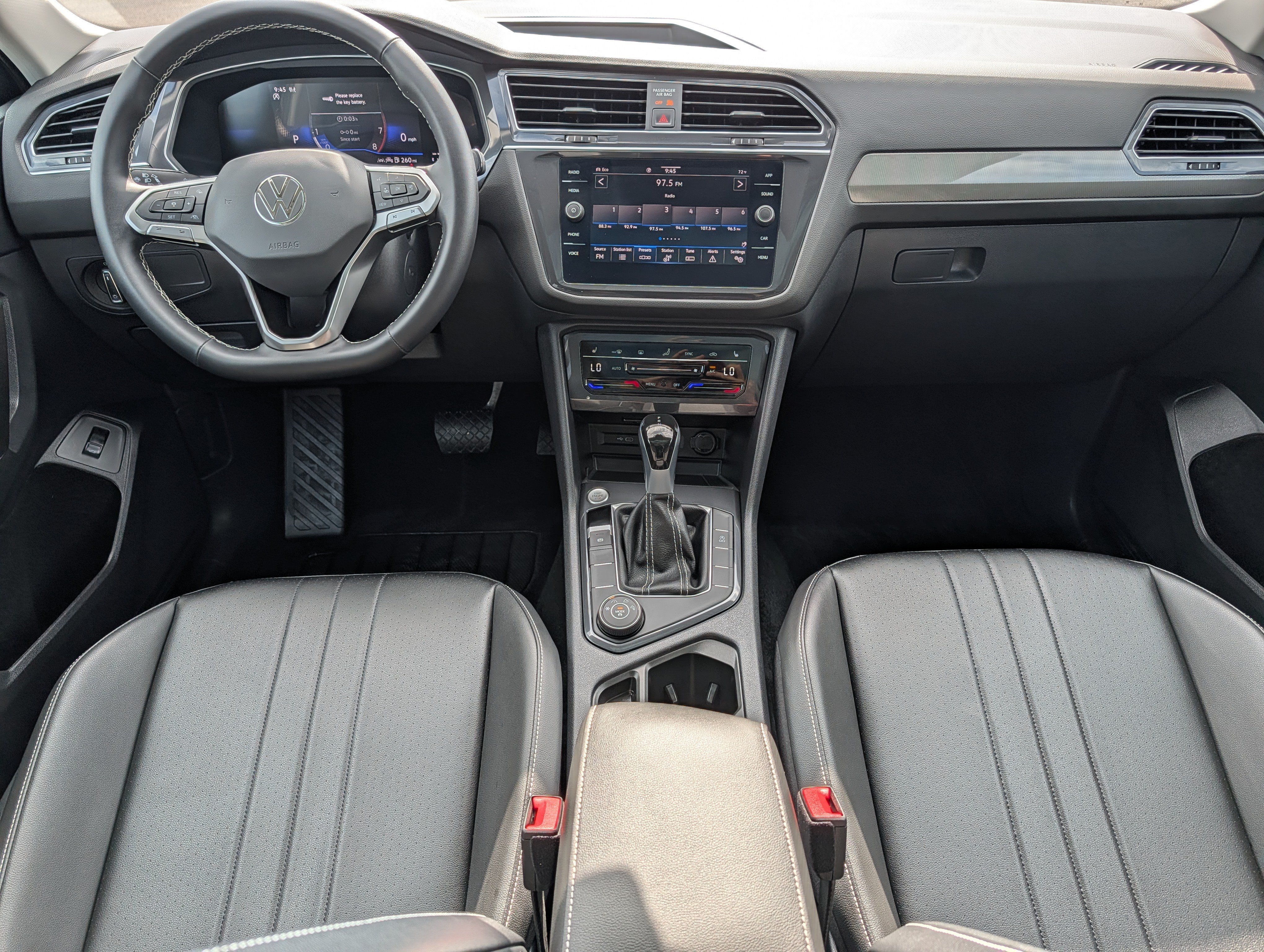 Used 2024 Volkswagen Tiguan SE w/ Panoramic Sunroof Package AWD/4WD image 10