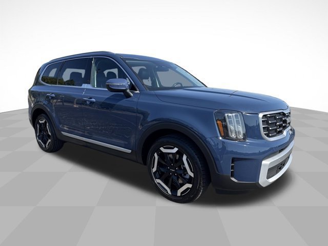 Used 2025 Kia Telluride S FWD image 3
