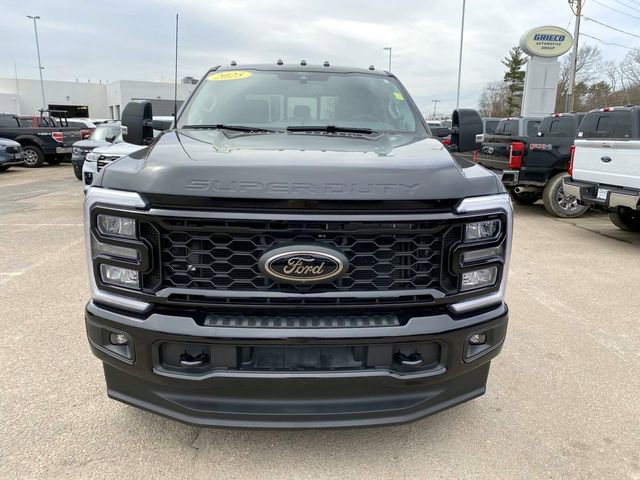 Used 2025 Ford F250 Lariat w/ Black Appearance Package image 9