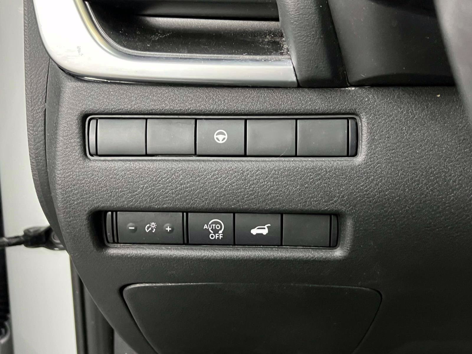 Used 2024 Nissan Rogue SV AWD/4WD image 20