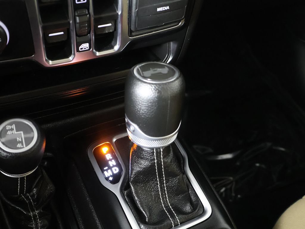 Used 2021 Jeep Wrangler Unlimited Sahara AWD/4WD image 45