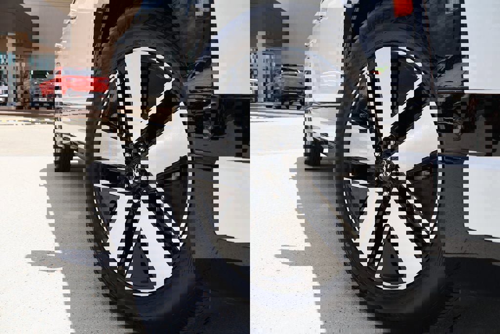 New 2026 Hyundai Ioniq 9 SEL image 17