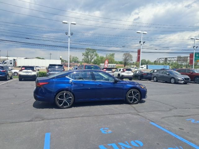 Certified 2023 Nissan Altima 2.5 SR FWD image 5