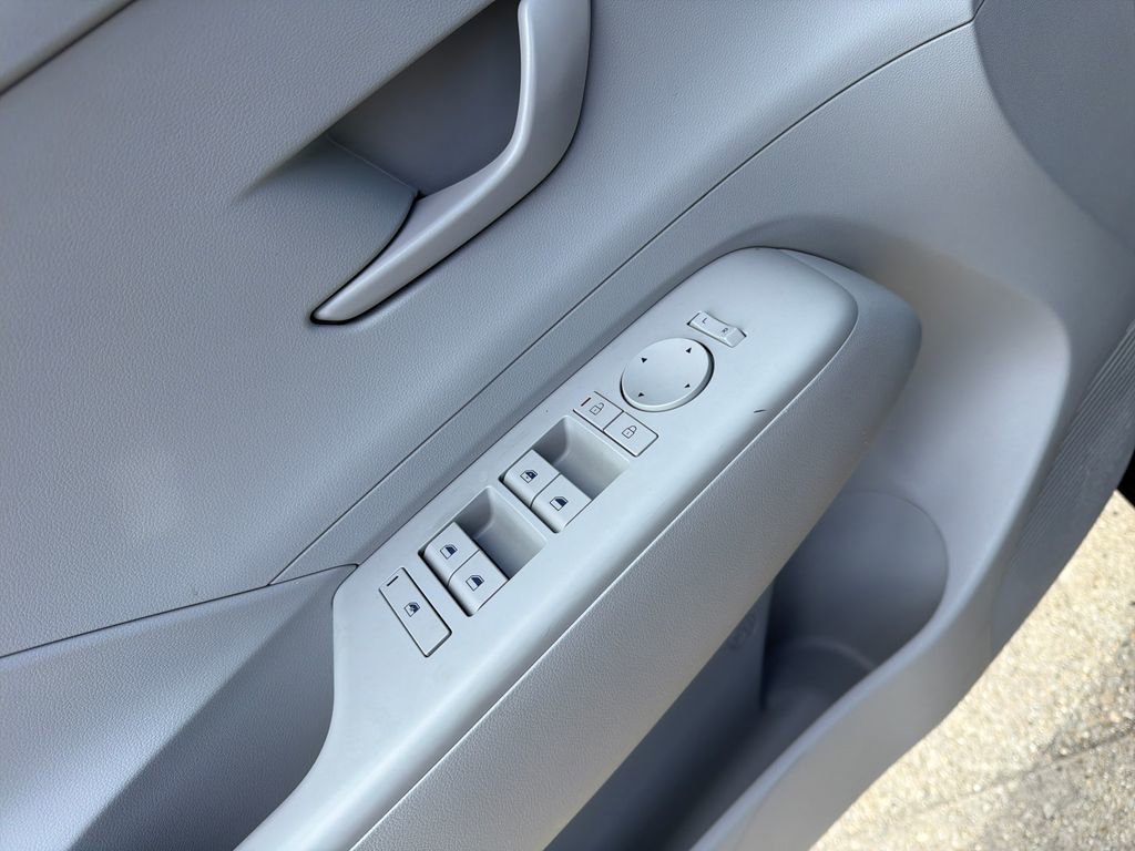 Used 2025 Hyundai Kona SEL image 14