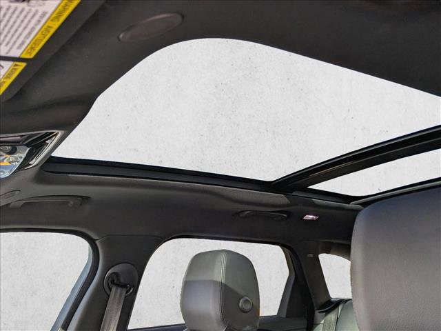 Certified 2025 Land Rover Range Rover Velar Dynamic SE image 13