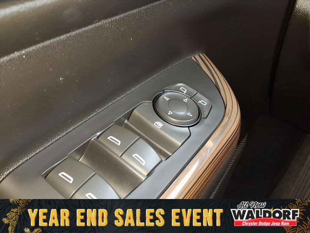 Used 2017 GMC Acadia SLE w/ Driver Alert Package I image 22