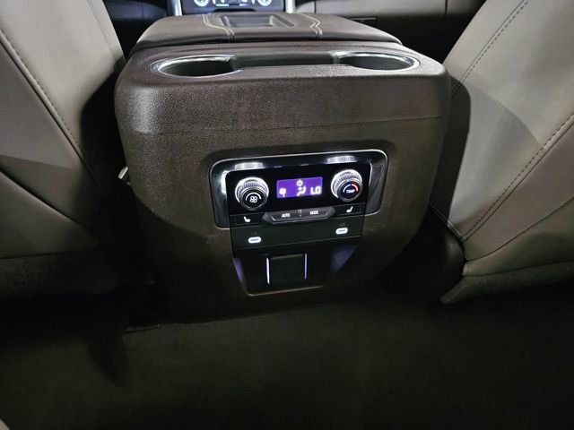 Used 2022 GMC Yukon SLT w/ SLT Premium Package image 37