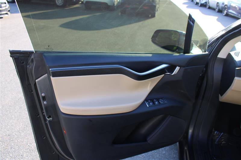 Used 2016 Tesla Model X 75D image 12