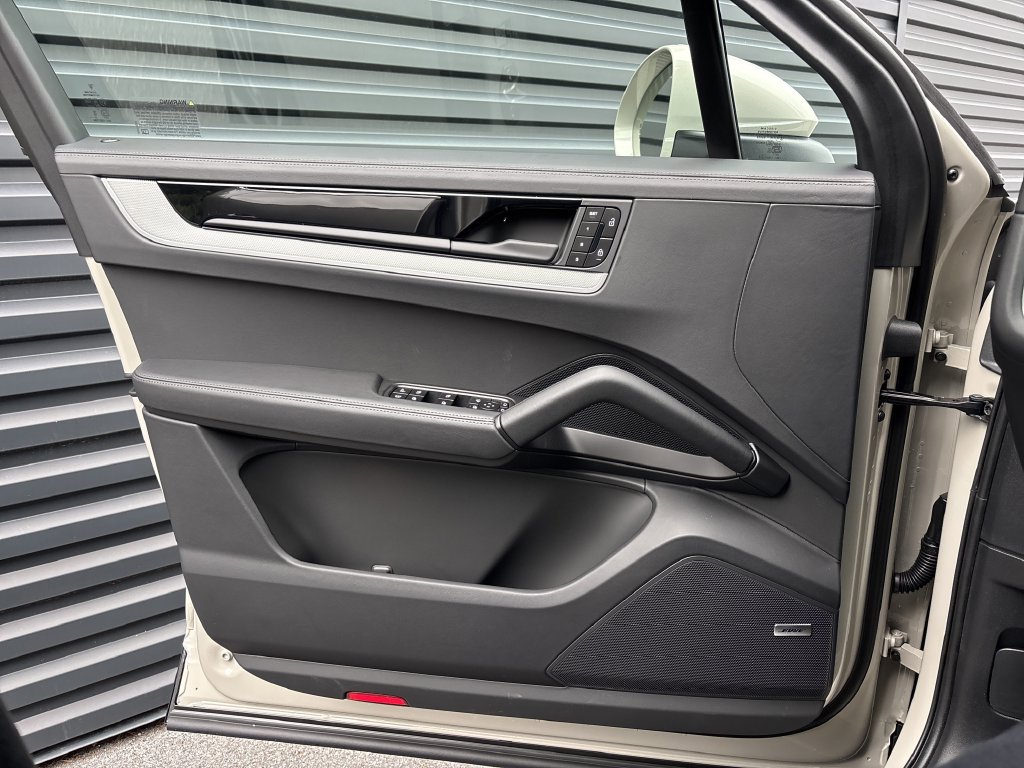New 2026 Porsche Cayenne E-Hybrid AWD/4WD image 15