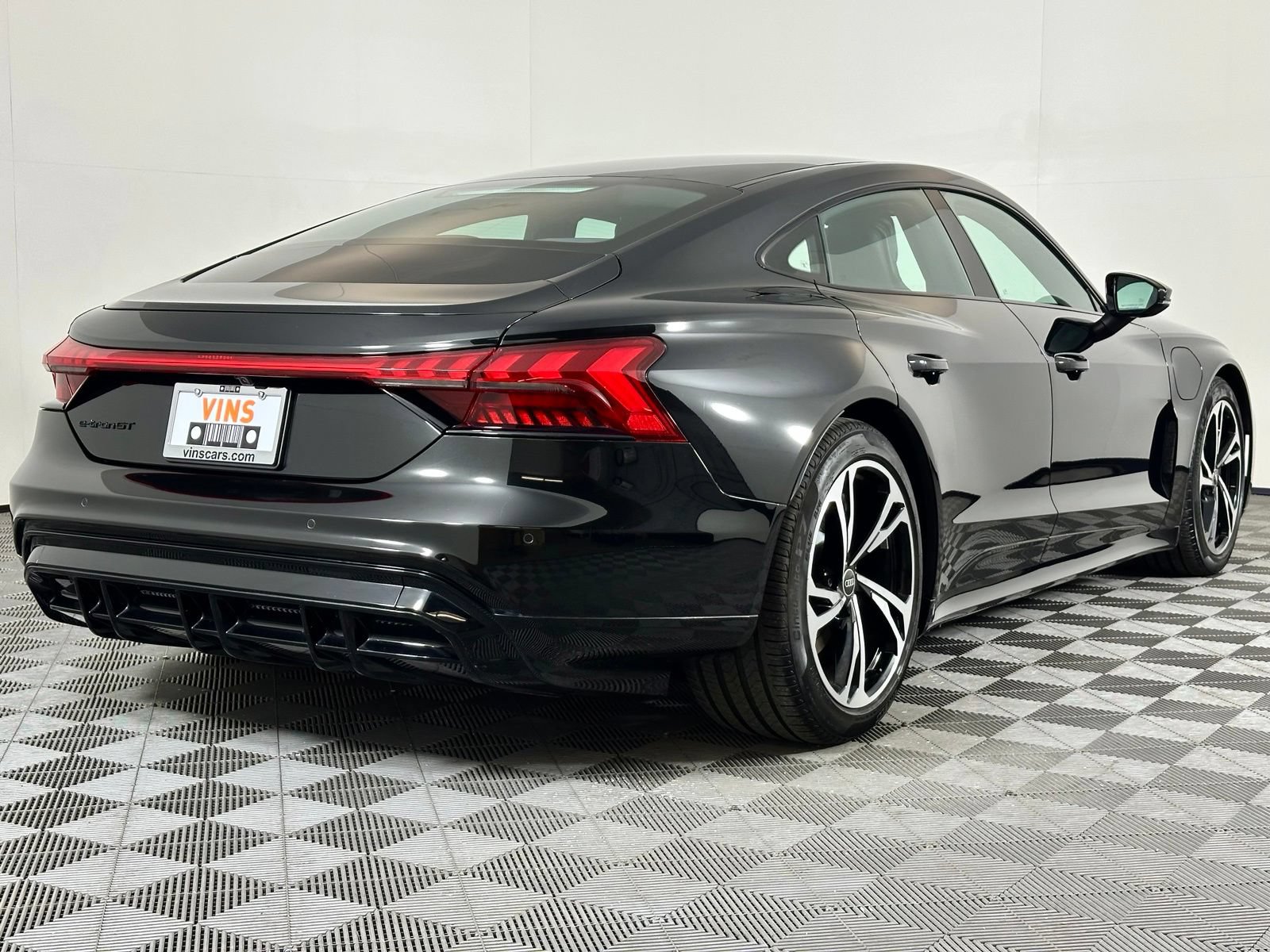 Used 2023 Audi e-tron GT Premium Plus w/ Performance Package AWD/4WD image 4