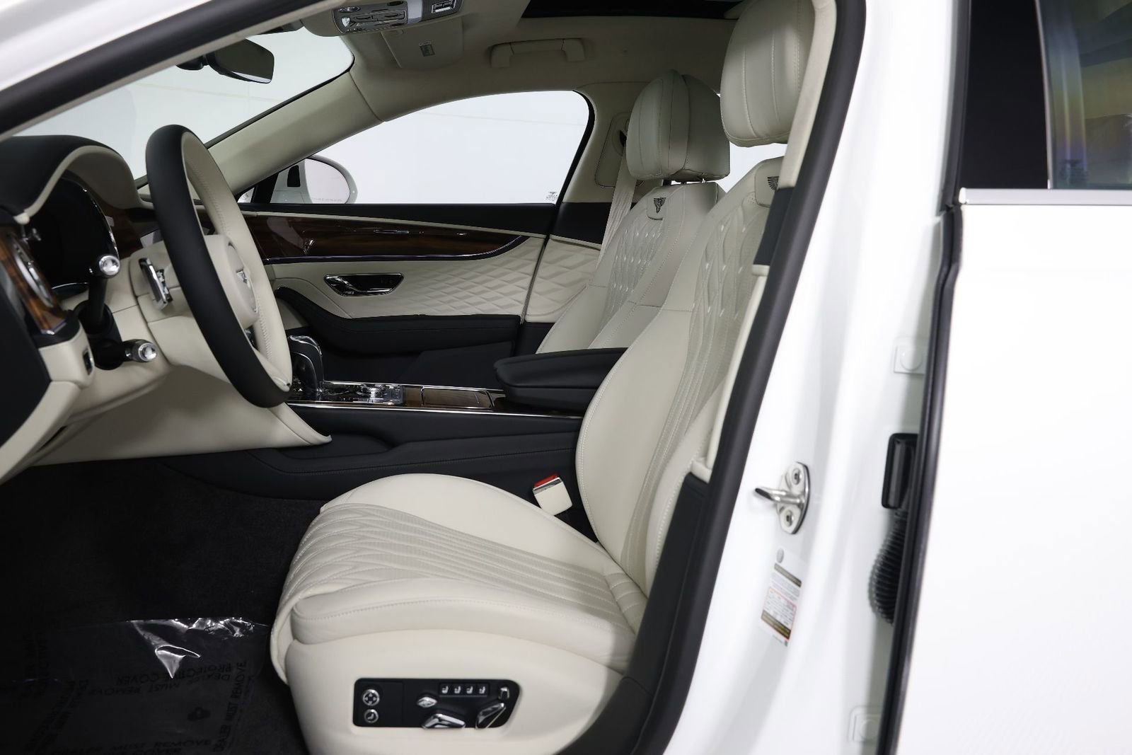 New 2026 Bentley Flying Spur image 2