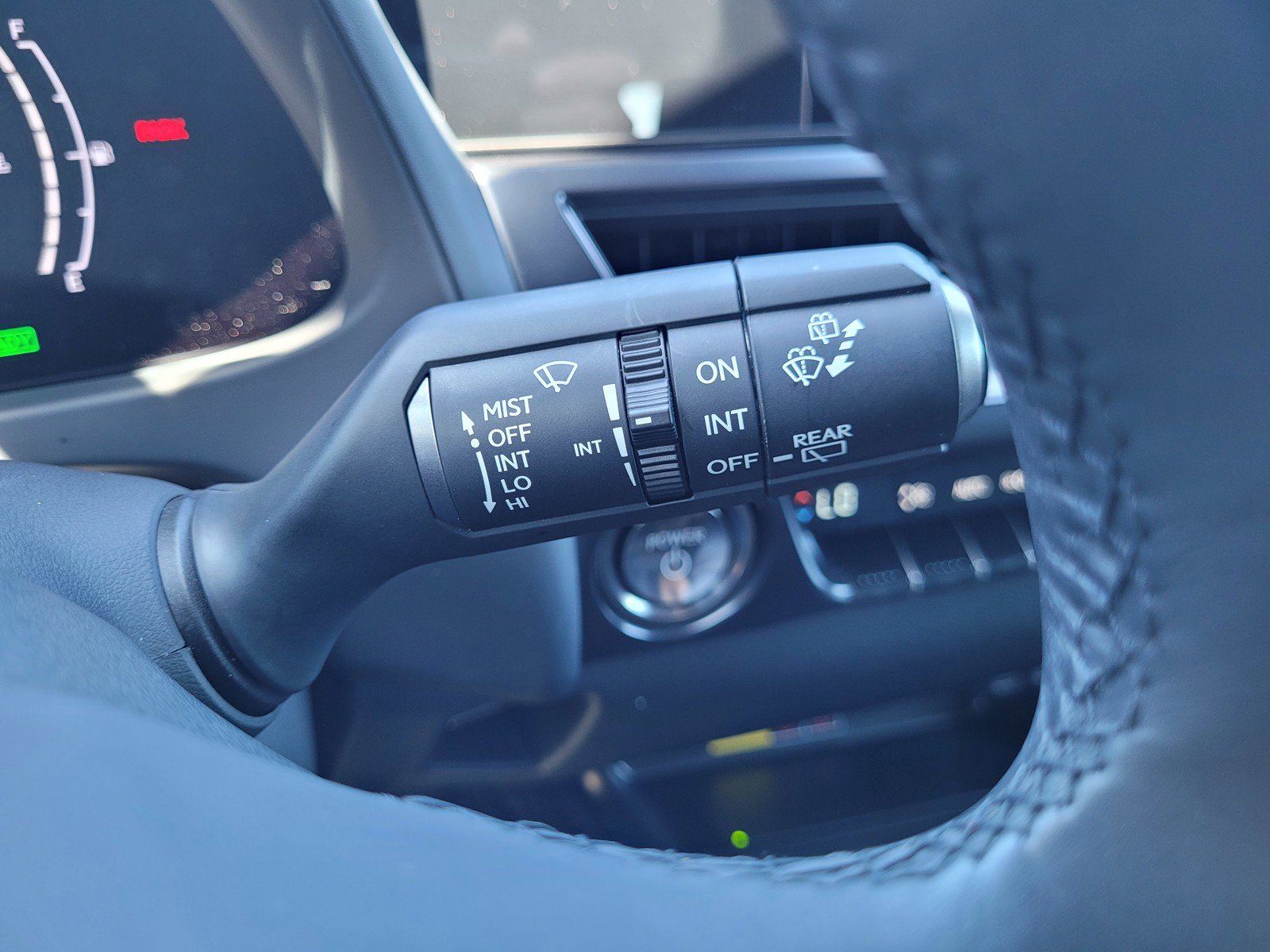 Certified 2025 Lexus UX 300h FWD w/ Accessory Package (Z2) image 19