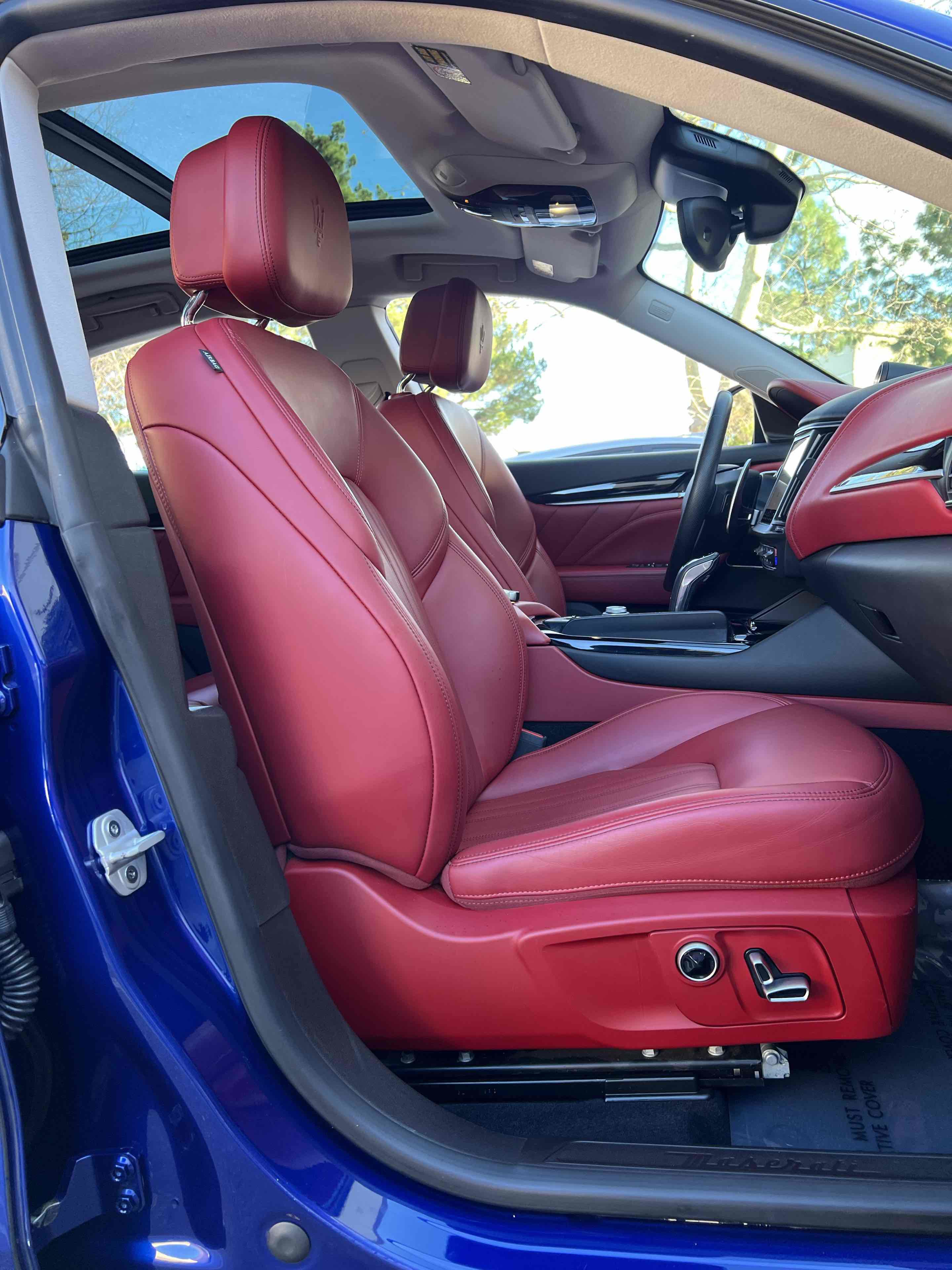 Used 2021 Maserati Levante image 39