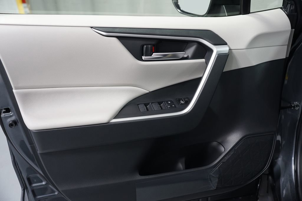 New 2025 Toyota RAV4 XLE image 30