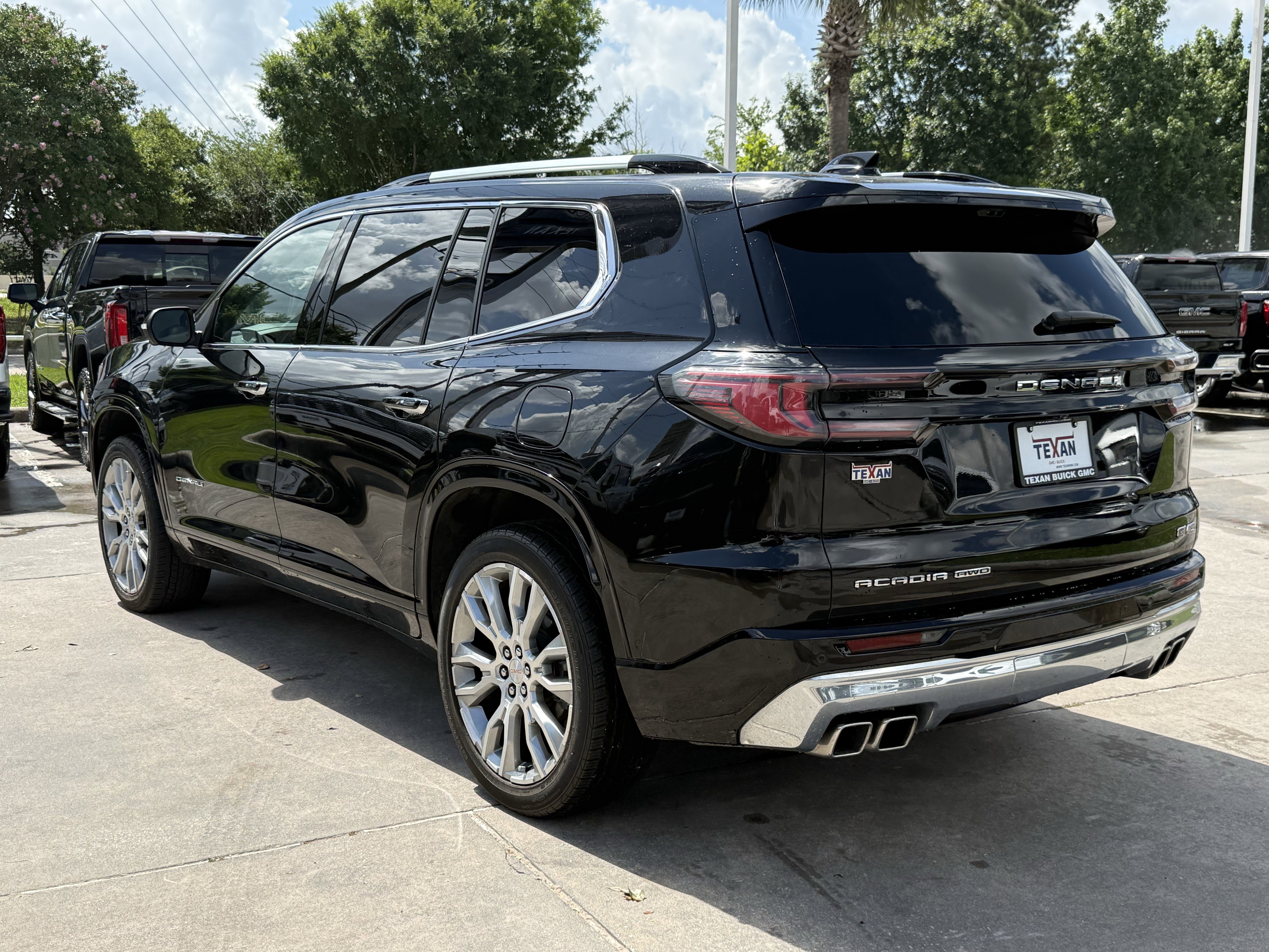 Used 2024 GMC Acadia Denali w/ Super Cruise Package AWD/4WD image 7