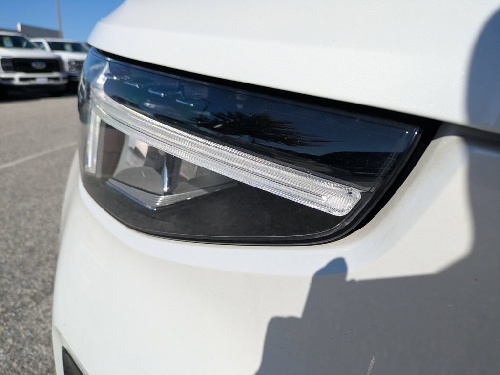 Certified 2023 Volvo XC40 B5 Plus w/ Driver Assist Package AWD/4WD image 10