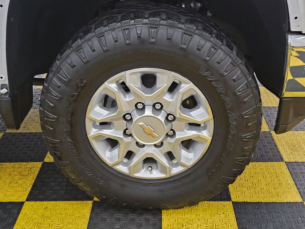 Used 2022 Chevrolet Silverado 2500 LT w/ Convenience Package image 9
